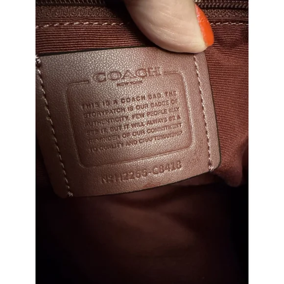 Coach Dempsey Tote 40 Signature Jacquard Tote COA, Dust Bag - Picture 12 of 14